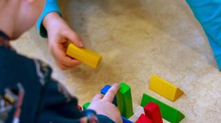 Die Betreuung der kleinsten Familienmitglieder ist für viele Eltern ein großes Thema. Plätze bei Tageseltern sind heiß begehrt.