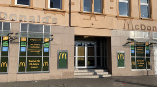 Im Januar hat die McDonald’s-Filiale am Alten Meßplatz geschlossen, in Zukunft soll es hier unter anderem Wraps und Döner mit Filetfleisch geben.