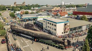 Das war eine Sache von Zentimetern am 21. Mai 2023, als das U-Boot um diese Kurve musste.