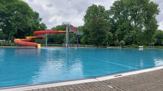 Das Herzogenriedbad am Tag der Saisoneröffnung.