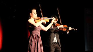 The Twiolins: Marie-Luise Dingler mit ihrem Bruder Christoph Dingler.