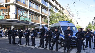 Polizei beim Einsatz auf der Kundgebungen in Mannheim