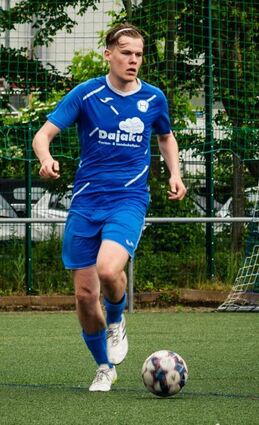Der FV Hofheim, hier Spieler Christopher Vogel, hat einen Lauf.