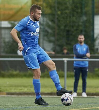 Der FV Hofheim, hier Marlon Mitsch, spielt eine starke Rückrunde.