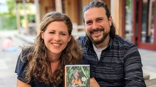 Carolin Rückert und Matthias Kerr stellen ihr Buch „Natürlich lernen – Schule neu denken“ am Dienstag, 11. Juni, um 15 Uhr an der Draußenschule vor.