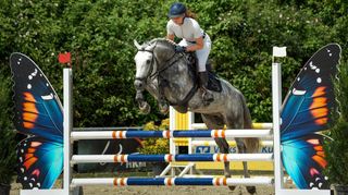 Die 20-jährige Elena-Malin Reitzner (Walldorf), hier auf „Jesuisleboss de Jomat“, startet in Ladenburg bei der Qualifikation fürs BW-Bank-Hallenchampionat.