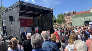 Sahra Wagenknecht bei ihrer Rede auf dem Alten Meßplatz in Mannheim.