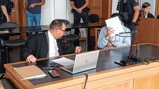 Rechtsanwalt Thomas Dominkovic (Mannheim) vertritt den Angeklagten am Landgericht Frankenthal.