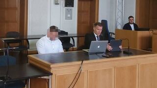 Bereits Revision angekündigt: Maximilian W. und sein Verteidiger Manfred Zipper vor dem Landgericht Frankenthal.