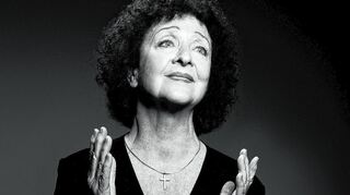 Regina Steegmüller ist im neuen Schatzkistl-Stück Edith Piaf.