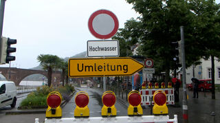 Die B37 im Bereich der Alten Brücke in Heidelberg ist gesperrt.