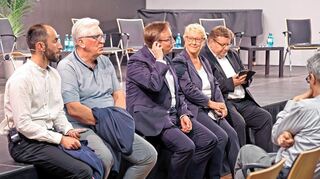 Kurz vor dem Schlagabtausch (v.l.): Dennis Ulas (Linke), Reinhold Götz (SPD), Holger Schmid (ML), Birgit Reinemund (FDP) und Claudius Kranz (CDU).
