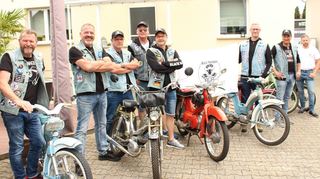 Die Black Mambas (v.l.): Michael Göft, Richard Back, Uwe Bellemann, Hans-Jürgen Back, Frank Mundigl, Jens Nossutta, Stefan Götzmann, Nico Coletta.