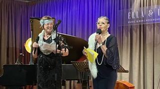 Die Zonta-Chefinnen freuen sich bei der Gala über viele Spenden.