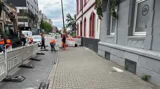 Die Hafenstraße in Mannheim nach dem Regen.