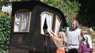 Auch eine Kutsche steht bei „Robin Hood“ auf der Bühne.