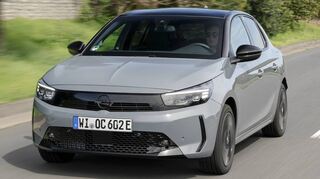 „Vizor“ nennt Opel das charakteristische Markengesicht an der Front.