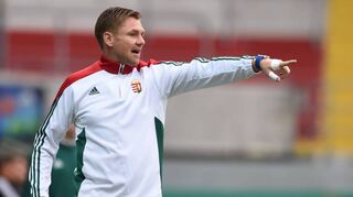 Michael Boris gewann als Trainer der ungarischen U 21 bei einem Spiel 2017 in Paderborn gegen den damaligen U-21-Europameister Deutschland.