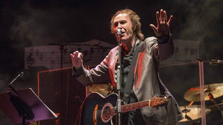 Berühmt geworden ist er als Kopf der Kinks: Ray Davies.