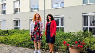 Heike Steffens (l.) leitet seit Januar die Johanniter-Seniorenhäuser in Ladenburg und Ilvesheim, während Manuela Wörl seit wenigen Wochen den Sozialdienstbereich verantwortet. Nicht auf dem Bild ist Pflegedienstleiterin Jolanthe Budniok.