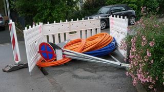 Dieses Bild ist in Ilvesheim derzeit häufiger zu sehen. Hier lässt die Deutsche Giganetz seit einigen Wochen Glasfaser-Kabel verlegen.