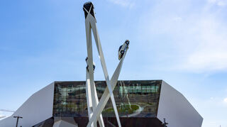 Außen wie innen faszinierend: Das Stuttgarter Porsche Museum ist neben dem Mercedes Benz Museum das Highlight für jeden Auto-Fan.