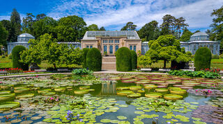 Nicht nur die große Arten- und Pflanzenvielfalt, sondern auch die historischen Anlagen aus dem 19. Jahrhundert machen den Besuch in der Wilhelma so einzigartig.