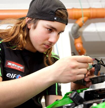 Berufe wie der des Zweiradmechatronikers sind gefragt, dagegen wollen nur wenige Bäcker werden.