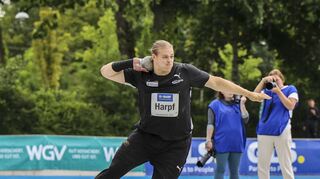 Georg Harpf wuchtete die Kugel im letzten Versuch auf 19,81 Meter. Damit distanzierte er die Konkurrenz um gut zwei Meter.