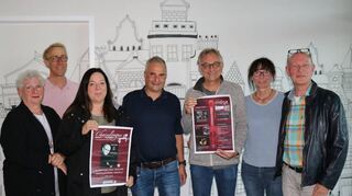 Annette Reinhard-Klee (v.l.), Tobi und Niki Hill, Helmut Klee, Helmut Neumann, Elke Frank-Neumann und Manfred Brandmüller bilden den neuen Vorstand.