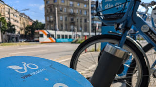 Die Leihräder können eine Ergänzung zu Bus und Bahn sein. In den meisten Fällen ist es möglich, sie städteübergreifend auszuleihen und zurückzugeben.