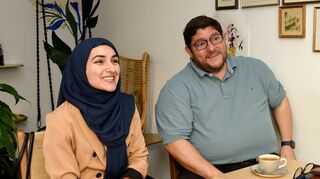 Afia Mansoor Ahmed und Erich Schimmel gehören dem Migrationsbeirat an. Noch bis 30. Juni können sich Interessierte für die neue Periode bewerben.