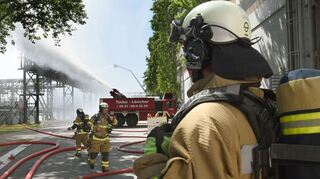 Auch der Turbolöscher ist bei der Großschadensalarmübung der BASF im Einsatz.