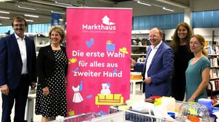 Karl-Heinz Frings (v.l.), Diana Pretzell, Christian Specht, Alexandra Kriegel und Henrieke Zeilfelder freuen sich über den gelungenen Umzug des Markthauses.