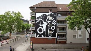 Neuester Baustein des Open Urban Art Museums „Stadt.Wand.Kunst“: Georgia Hills Mural „Come Close To Me“ in D4, 15.