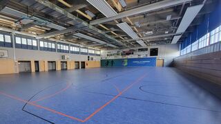Der neue Schwingboden in der Rudolf-Harbig-Halle. Fast fünf Jahre war die Sportstätte geschlossen, in wenigen Tagen steht sie wieder zur Verfügung.