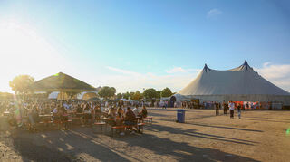 Mini-Festival im Festival: Der Sommer zeigte sich von seiner schönsten Seite am Freitag auf dem Zeltfestival für Trettmann