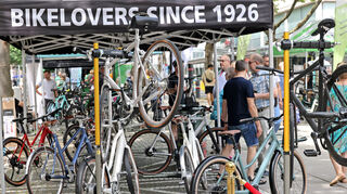 Bei Monnem Bike  war auf den Mannheimer Kapuzinerplanken einiges geboten. Wer wollte, konnte das Verkaufsangebot mit Beratung nutzen.