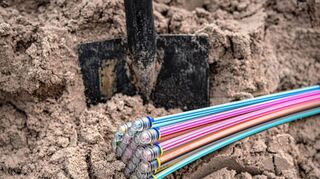 Glasfaserkabel sollen schnellere Übertragungsraten für Daten ermöglichen – und gelten deshalb als Investition in die Zukunft.