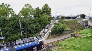 Die Haltestelle Gewerbegebiet der RNV-Linie 5 in Neu-Edingen ist für mobilitätseingeschränkte Menschen nicht zu erreichen. Das soll sich ändern. Bis wann, ist aber völlig offen.
