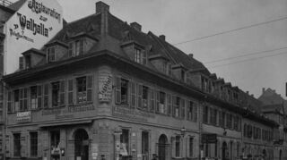 Hier wird der Arbeiter-Bildungs-Verein gegründet: Die Gaststätte „Halber Mond“ in H 2,3 (drittes Haus von links) in Mannheim.