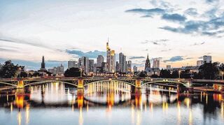 Der Wohlstand in Deutschland bröckelt schon länger als gedacht, sagt unser Gastautor Gunther Schnabl.