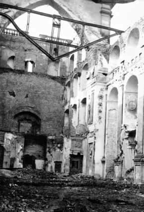 Völlig zerstört: Blick in die Schlosskirche nach dem Zweiten Weltkrieg.