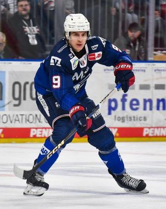 Leon Gawanke und die Adler starten mit einem Heimspiel in die Saison.