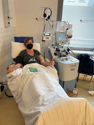 Ilvesheim, Juli 2024: Bilder anlässlich des Artikels über Alexander Oberst aus Ilvesheim, der von Melanie Menges aus Duisburg eine Stammzellenspende bekommen hat, Melanie Menges bei der Abgabe von Stammzellen.