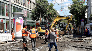 Die Haltestelle Paradeplatz wird barrierefrei ausgebaut. Die Maßnahme soll bis voraussichtlich Ende Oktober 2024 dauern.