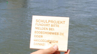 Diese Botschaft transportieren die Holzklötzchen auf ihrem Weg in die Nordsee