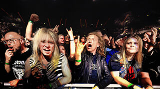 Das Publikum rockte zu Judas Priest in Mannheim.