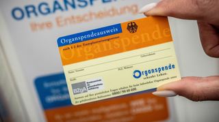 Auf www.organspende-register.de können Menschen ab 16 Jahren dokumentieren, ob sie zu einer Organspende nach dem Tod bereit sind oder nicht.