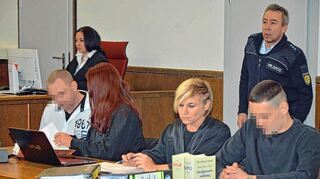 Zwei Männer mussten sich wegen des Verbrechens vor dem Mosbacher Landgericht verantworten. Einer von ihnen (r.) wurde wegen Mordes verurteilt.